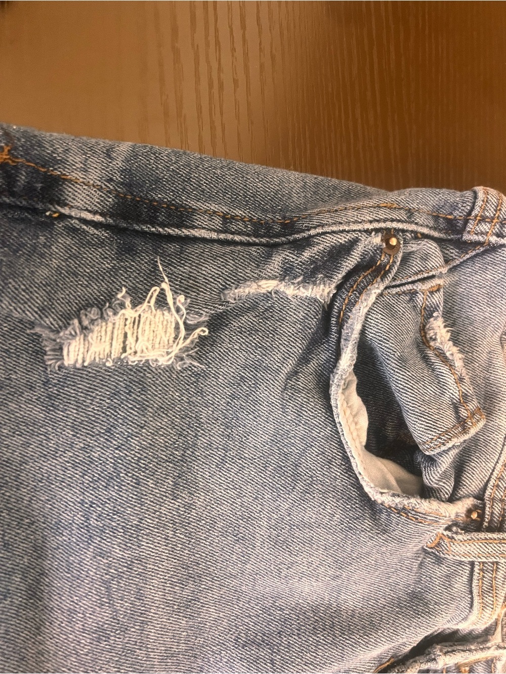 Kensie Women's Stretchy Distressed Jeans in Light Blue Wash 🐝 - Picture 6 of 7